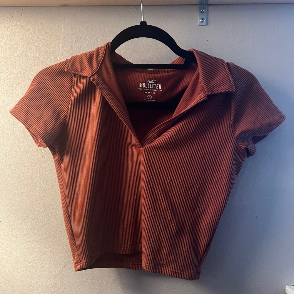 Hollister cropped polo t